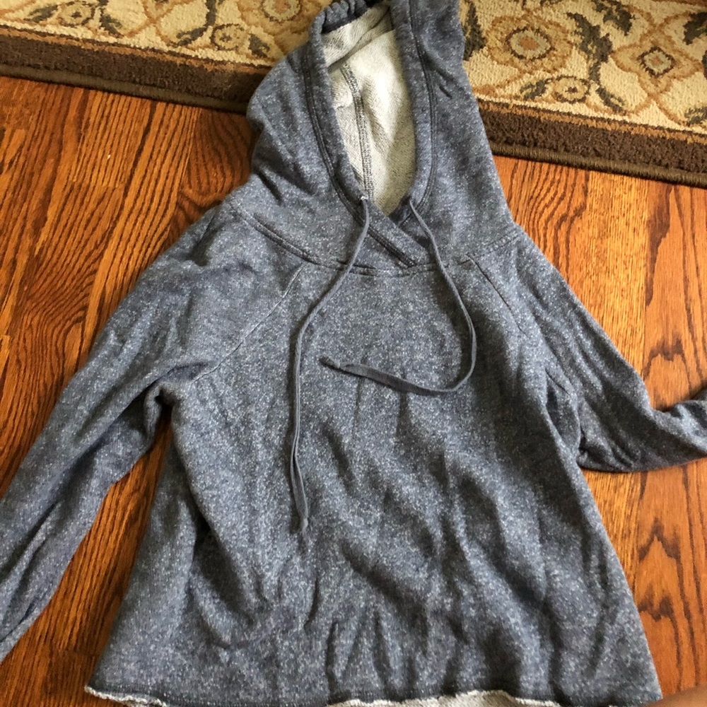 Hooded crop shirt